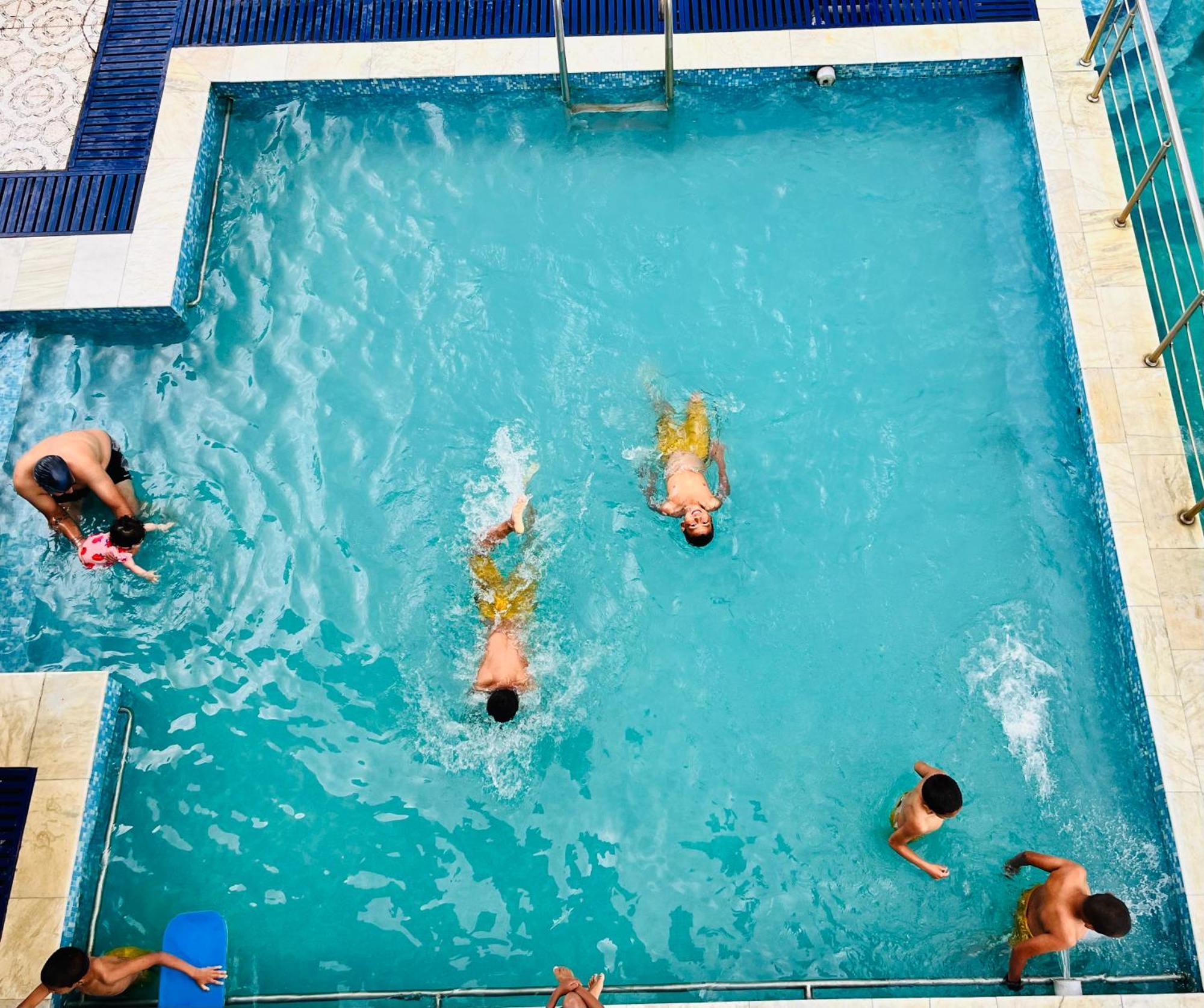 Aiju Hotel Waterland מראה חיצוני תמונה