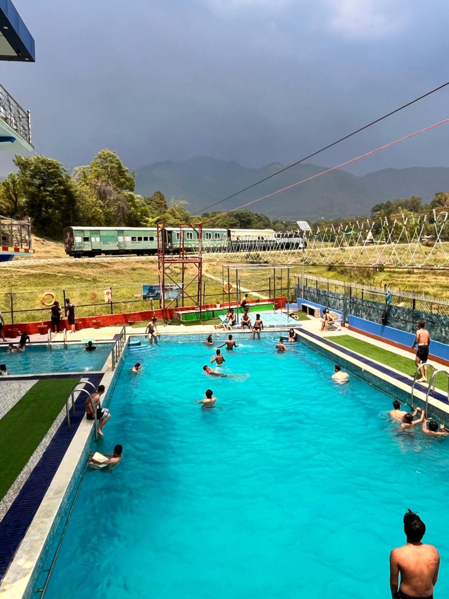 Aiju Hotel Waterland מראה חיצוני תמונה